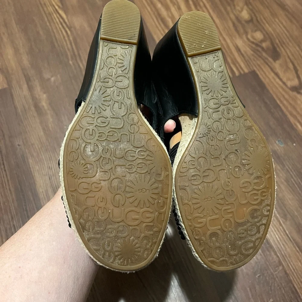 UGG Wedge Sandals Australian Hilarie Black
Leather and Elastic straps - 7 - Picture 12 of 12